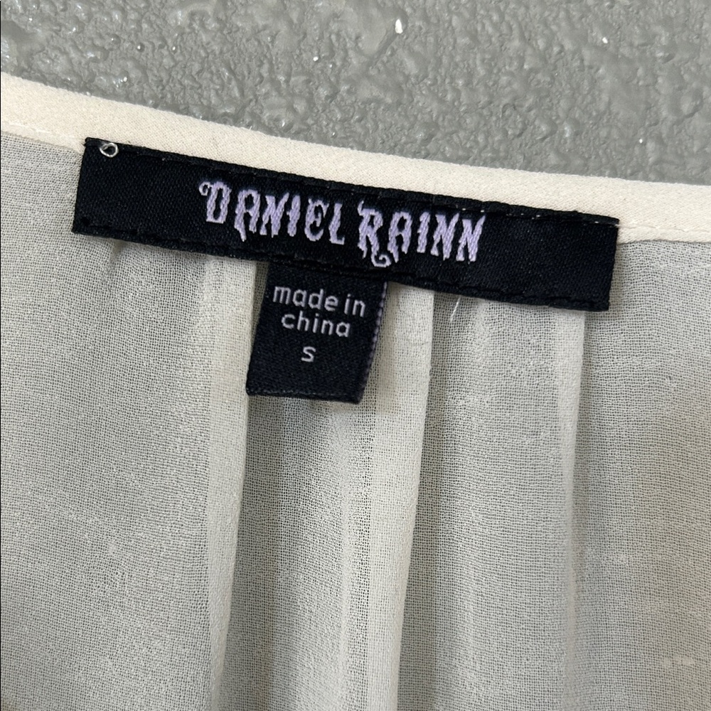 Sheer Embroidered V-Neck Tie-Waist Top - Ivory - Picture 6 of 10